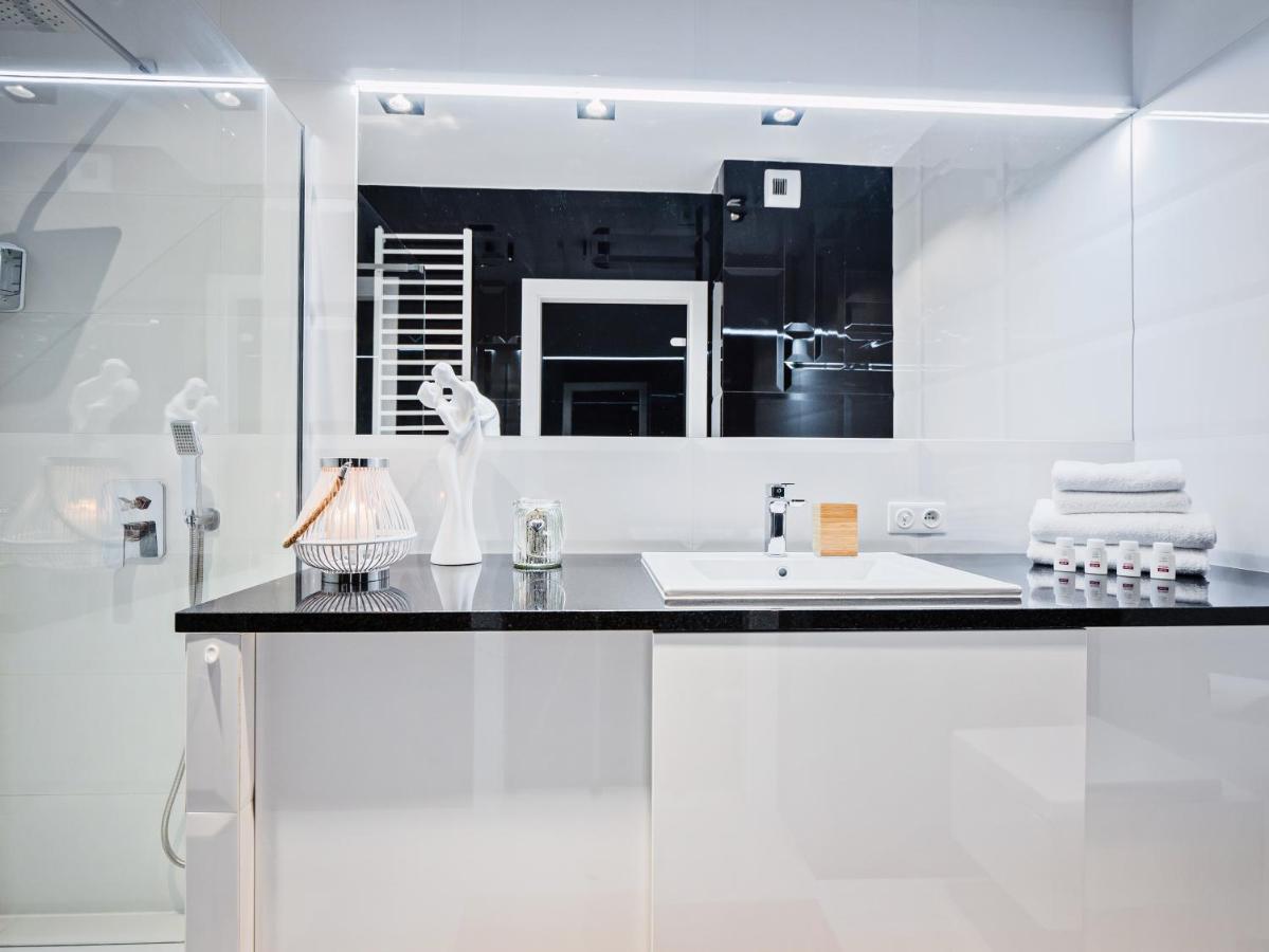 Apartamenty Homely Place Centrum - Stary Rynek - Parking Познан Екстериор снимка